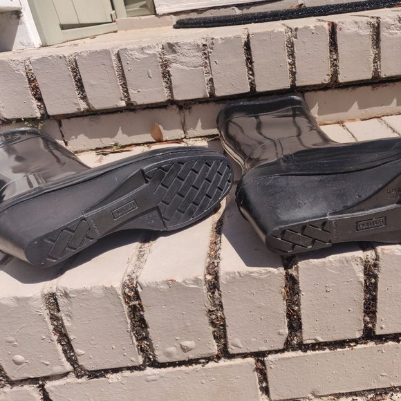 Glossy, dressy Hunter tall black wedge rain boots - Picture 8 of 12